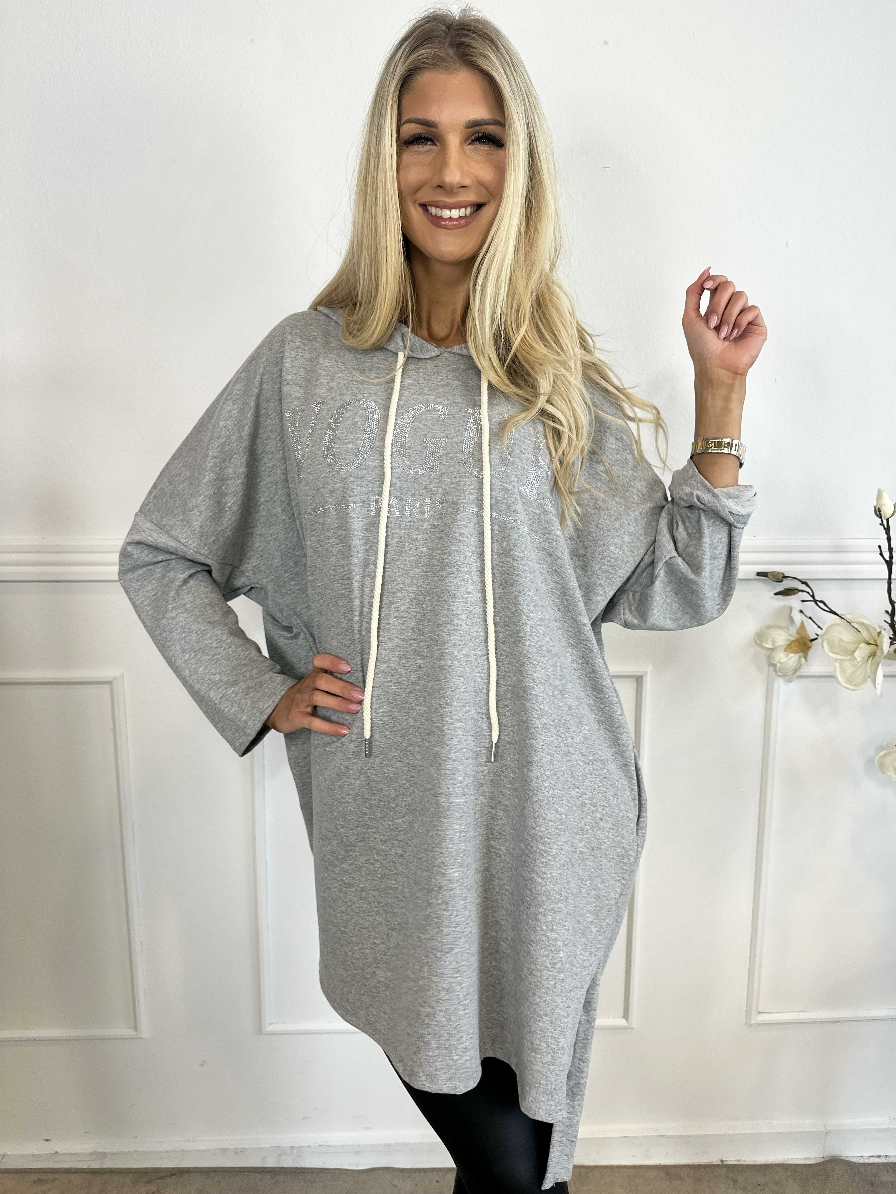 Vogue Hoodie - Hoodieklänning med mockahals